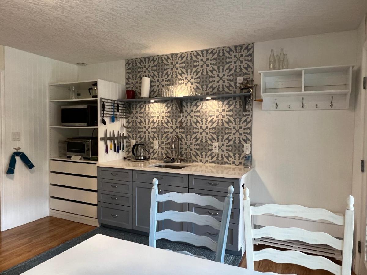 Little Bear Garden View Suites-Hummingbird Royston Exterior foto